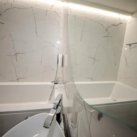 Готель Botanica 4*