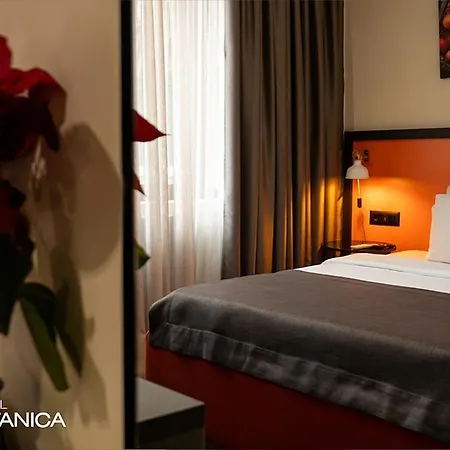 Готель Botanica 4*